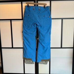 Bonfire GOLD women’s classic fit snowboarding snow pants. Size medium